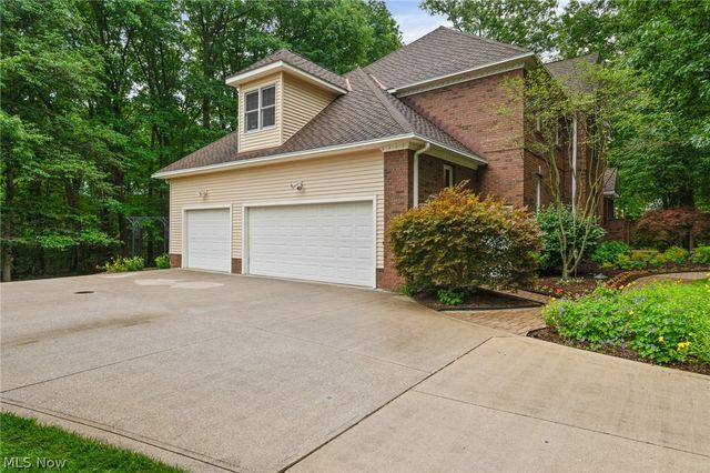 189 Ballantrae Drive, Sagamore Hills, OH 44067