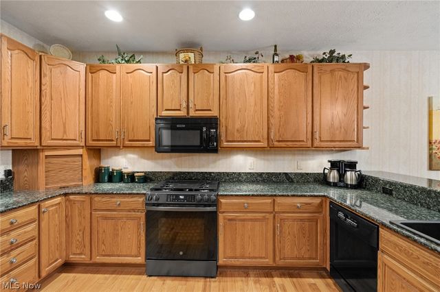 189 Ballantrae Drive, Sagamore Hills, OH 44067