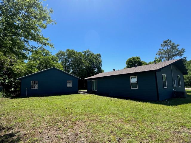 201 E Pearl Street, Celeste, TX 75423