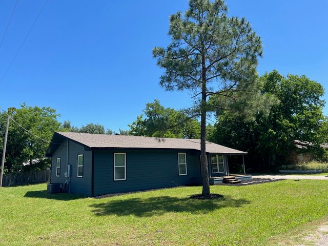 201 E Pearl Street, Celeste, TX 75423