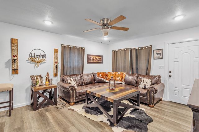 201 E Pearl Street, Celeste, TX 75423