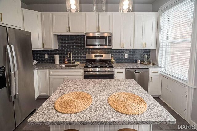4015 Shenandoah Avenue, St Louis, MO 63110