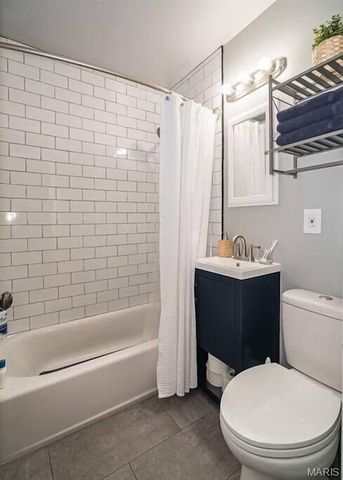 4015 Shenandoah Avenue, St Louis, MO 63110