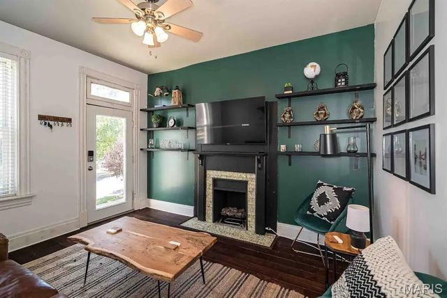 4015 Shenandoah Avenue, St Louis, MO 63110
