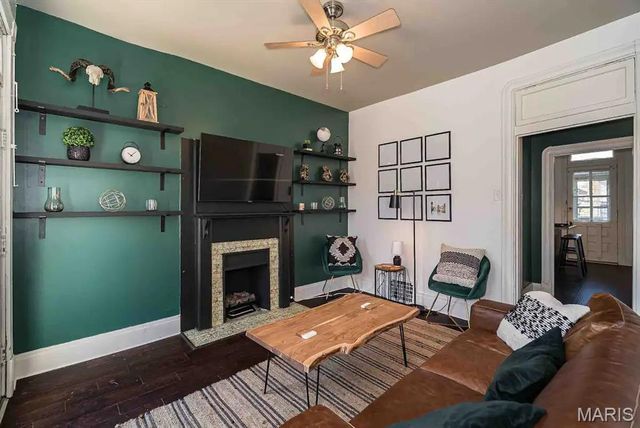 4015 Shenandoah Avenue, St Louis, MO 63110