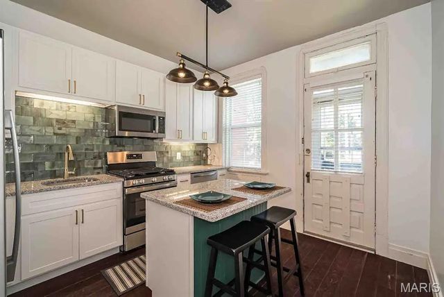 4015 Shenandoah Avenue, St Louis, MO 63110
