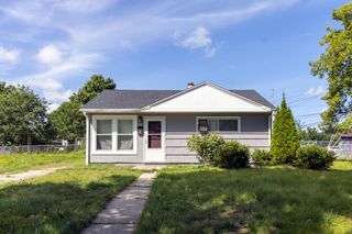 6026 W Carmen AVENUE, Milwaukee, WI 53218