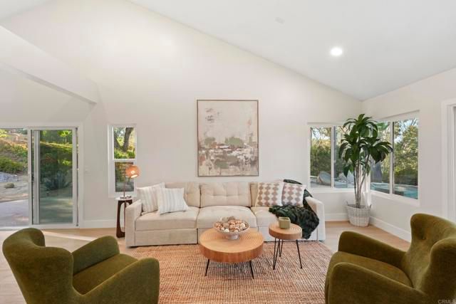 205 Tampico, Escondido, CA 92025