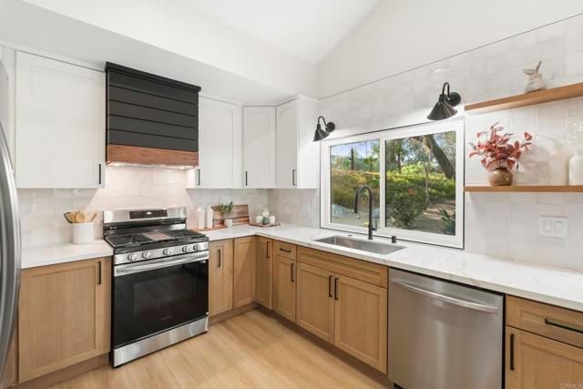 205 Tampico, Escondido, CA 92025