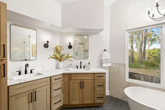 205 Tampico, Escondido, CA 92025