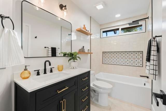 205 Tampico, Escondido, CA 92025