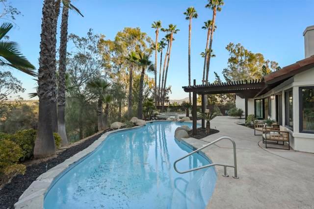 205 Tampico, Escondido, CA 92025