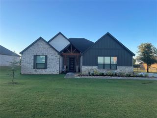 2247 Jackson Lane, Blanchard, OK 73010