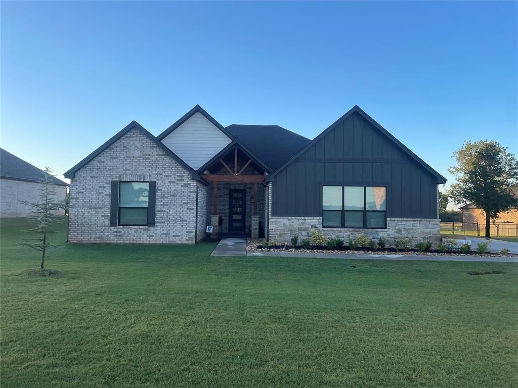 2247 Jackson Lane, Blanchard, OK 73010