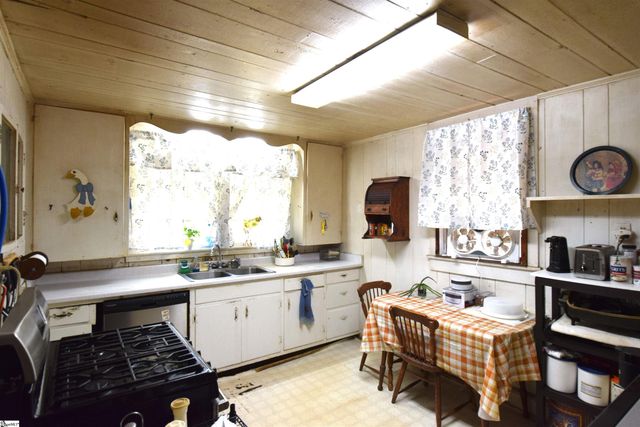 2809 Pelzer Highway, Easley, SC 29642