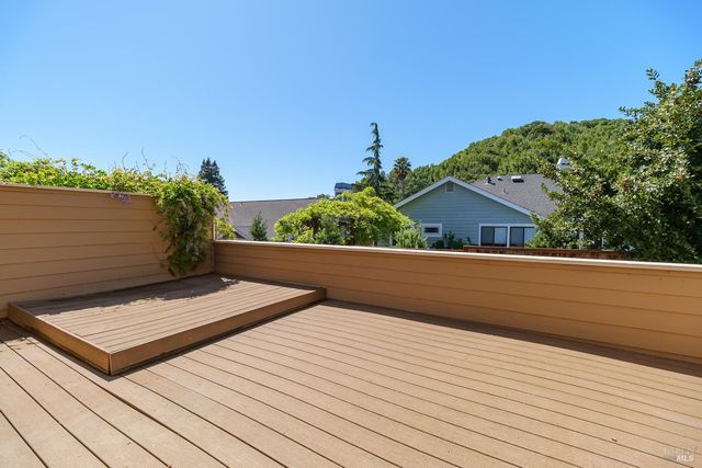 57 Little Creek Ln, Novato, CA 94945