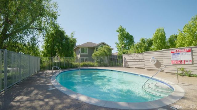 57 Little Creek Ln, Novato, CA 94945