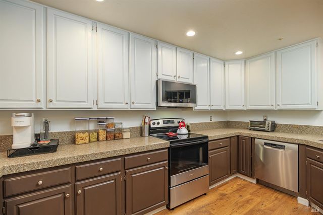 57 Little Creek Ln, Novato, CA 94945