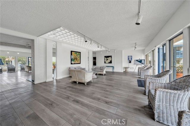 902 Camino Real 208, Redondo Beach, CA 90277