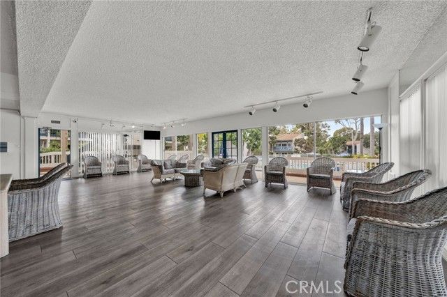 902 Camino Real 208, Redondo Beach, CA 90277