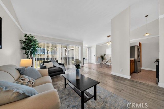 902 Camino Real 208, Redondo Beach, CA 90277