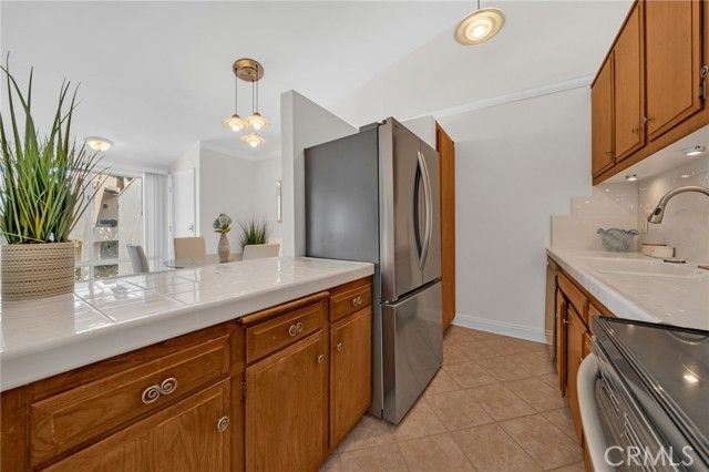 902 Camino Real 208, Redondo Beach, CA 90277