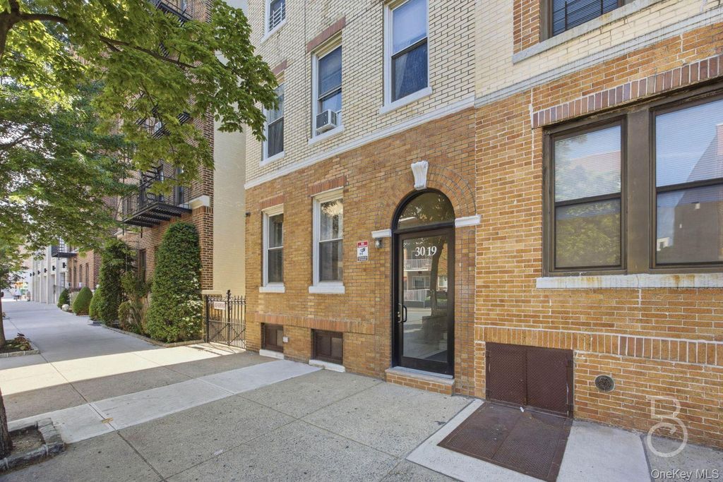 30-19 33rd Street, Astoria, NY 11102