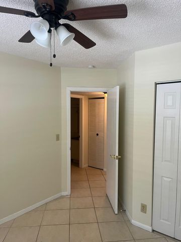 9993 Three Lakes Circle, Boca Raton, FL 33428