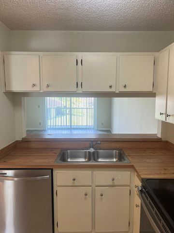 9993 Three Lakes Circle, Boca Raton, FL 33428