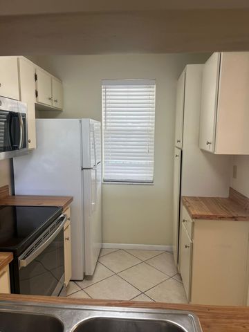 9993 Three Lakes Circle, Boca Raton, FL 33428