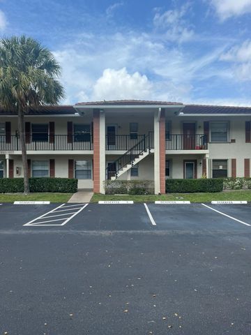 9993 Three Lakes Circle, Boca Raton, FL 33428