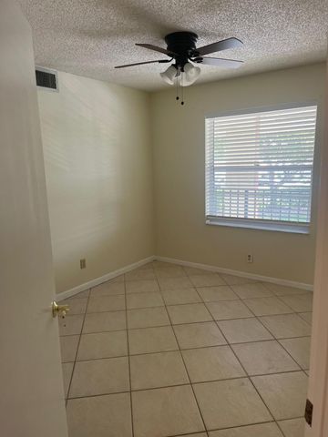 9993 Three Lakes Circle, Boca Raton, FL 33428