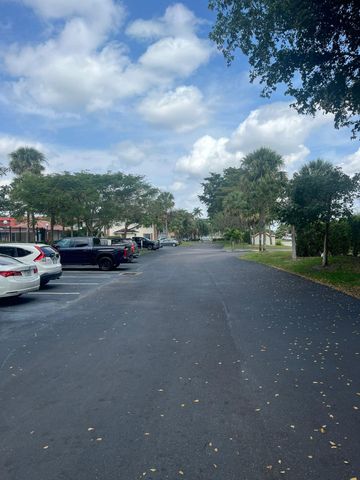 9993 Three Lakes Circle, Boca Raton, FL 33428