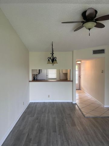 9993 Three Lakes Circle, Boca Raton, FL 33428