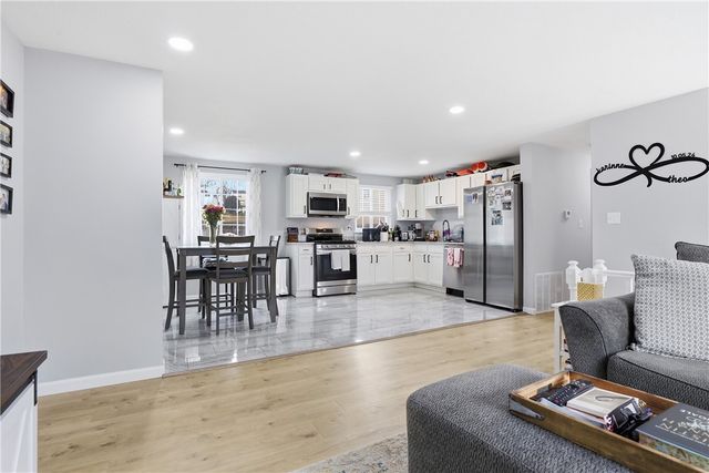 181 Jade Dr, Penn Hills, PA 15147