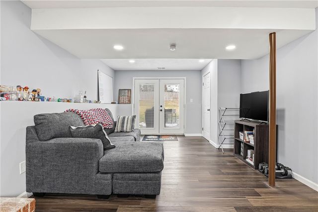 181 Jade Dr, Penn Hills, PA 15147