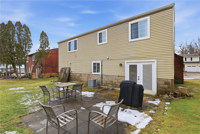 181 Jade Dr, Penn Hills, PA 15147