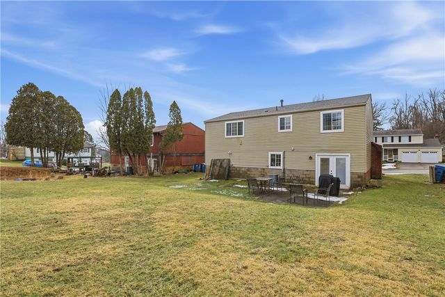 181 Jade Dr, Penn Hills, PA 15147