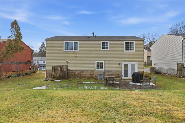 181 Jade Dr, Penn Hills, PA 15147