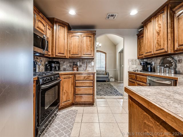 2006 W 120th Street, Jenks, OK 74037