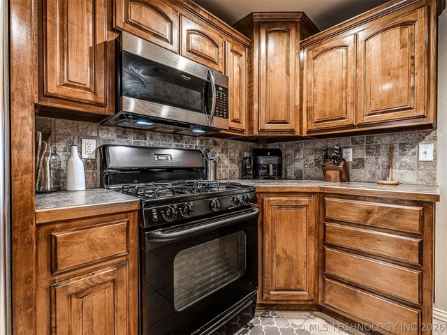 2006 W 120th Street, Jenks, OK 74037