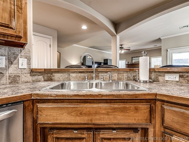 2006 W 120th Street, Jenks, OK 74037