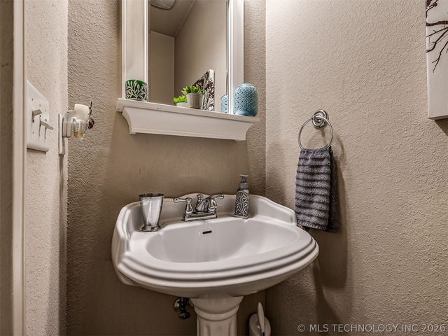 2006 W 120th Street, Jenks, OK 74037