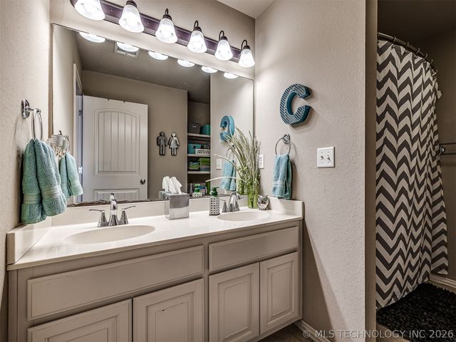 2006 W 120th Street, Jenks, OK 74037