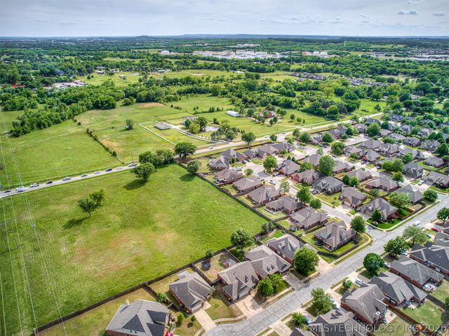 2006 W 120th Street, Jenks, OK 74037