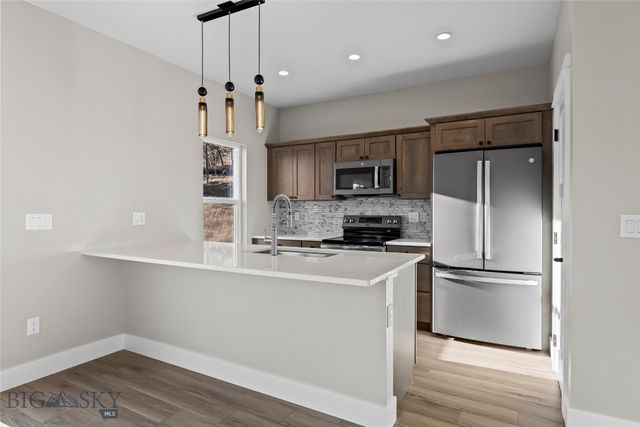 607 N L Street, Livingston, MT 59047