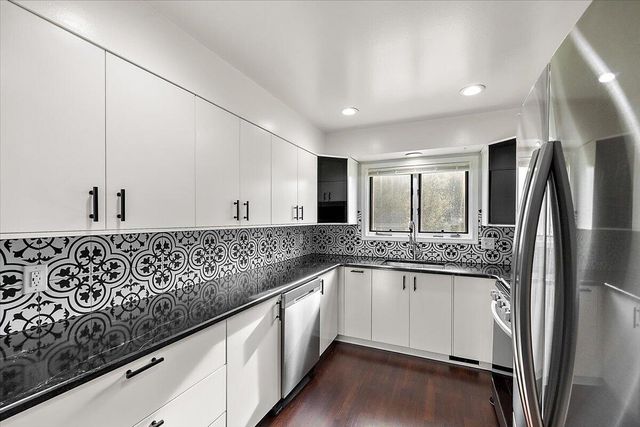 35052 Meadow Lane, Farmington Hills, MI 48335