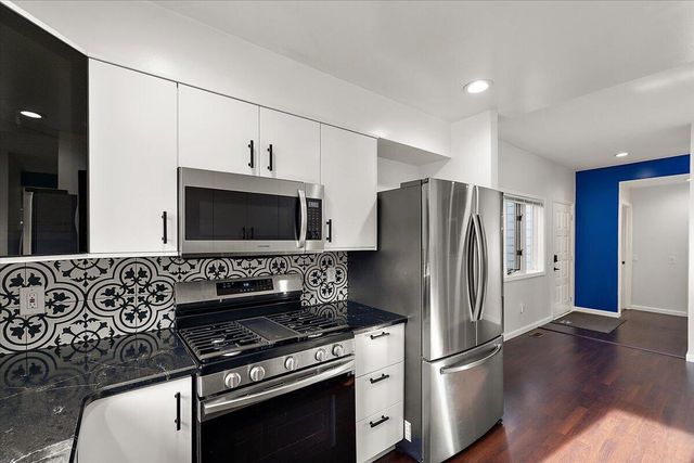 35052 Meadow Lane, Farmington Hills, MI 48335
