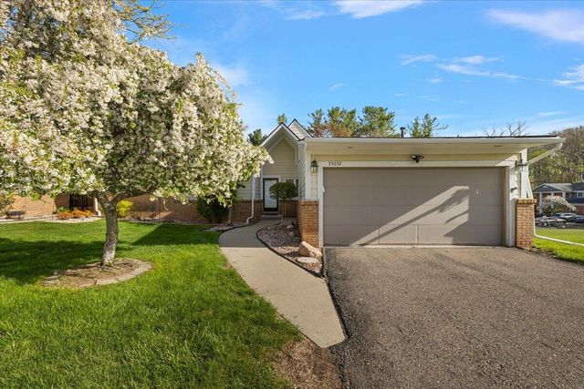 35052 Meadow Lane, Farmington Hills, MI 48335