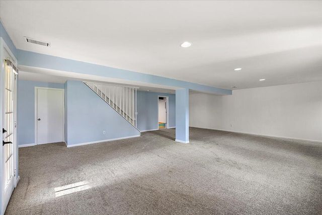 35052 Meadow Lane, Farmington Hills, MI 48335